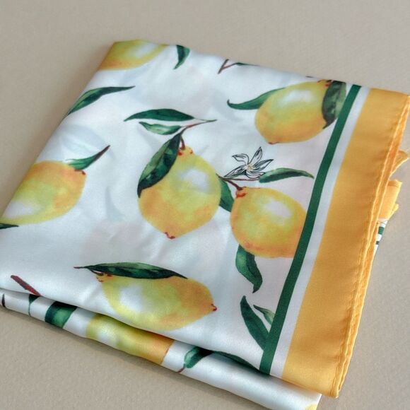 Lemon Print Scarf H5 - Picture 2 of 3